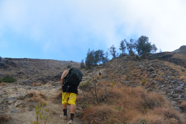 hiking mount rinjani