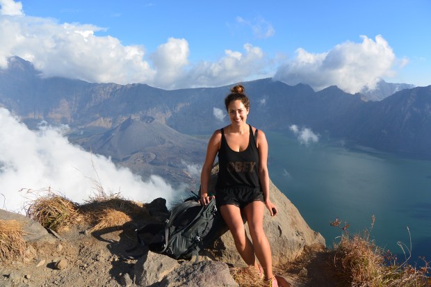 hiking mount rinjani